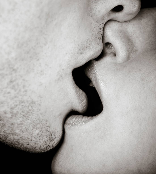 The Smooch — Kissutra guide, Condombazaar